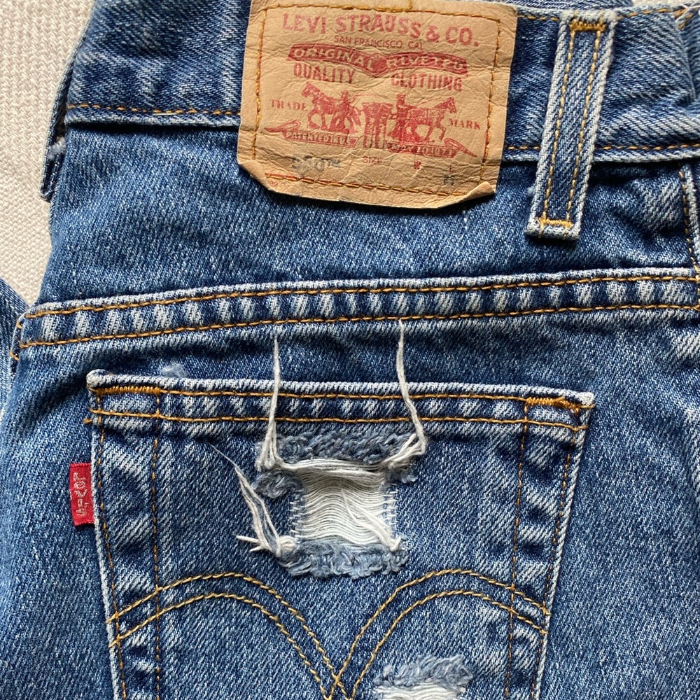 destroyed levi jeans - Picture 2 of 6